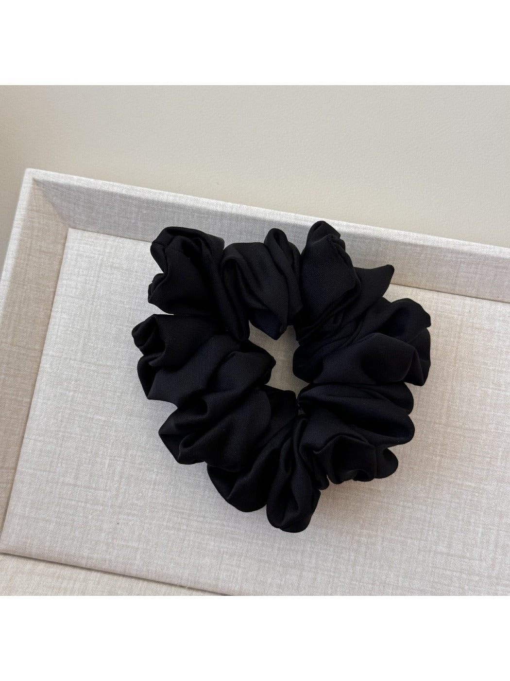 Gifty - Versatile Ruched Satin Hair Scrunchies