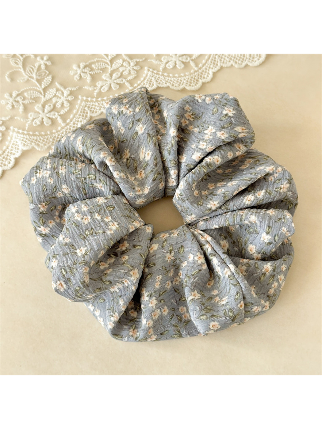 Gifty - Floral High Stretch Polyester Scrunchie