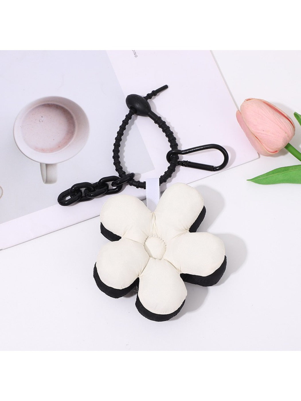 Keypus - Two-Tone Five-Petal Flower Keychain