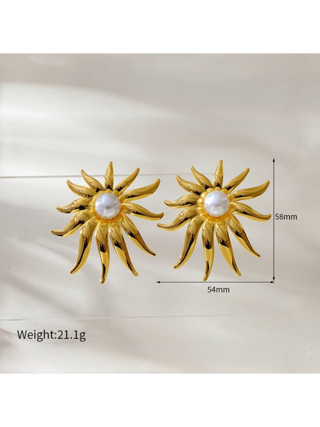 Earedge - Elegant Floral Shaped Earrings