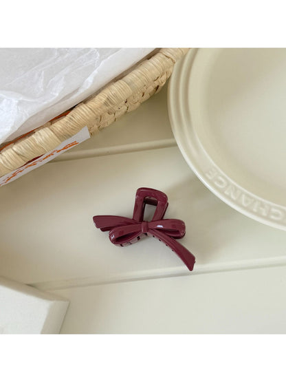 Beau - Glossy Bow Shape Plastic Claw Clip