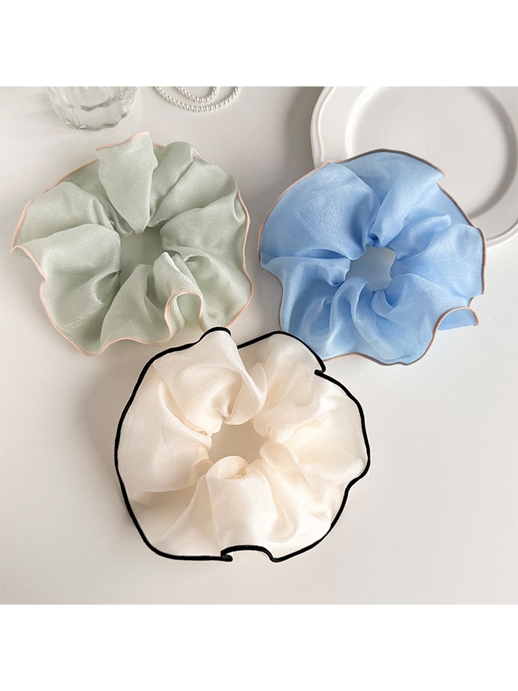 Gifty - Polyester Contrast Trim Oversized Scrunchie