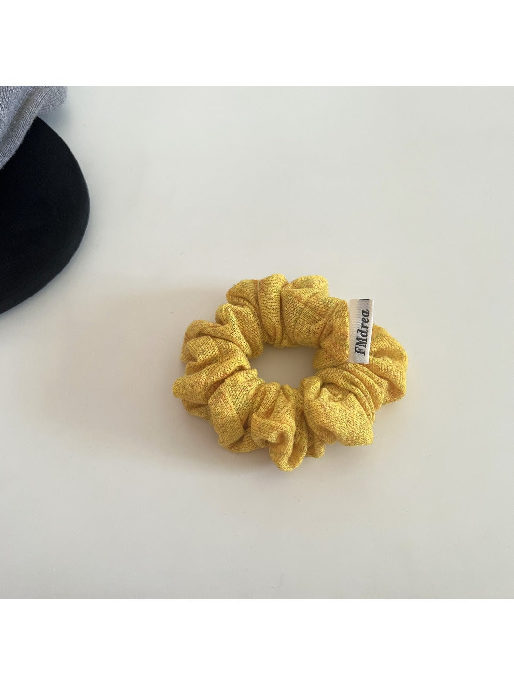 Gifty - Spring Color Knit Scrunchie