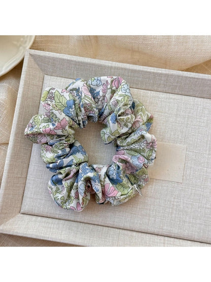 Gifty - Vintage French Floral Scrunchie Hair Tie
