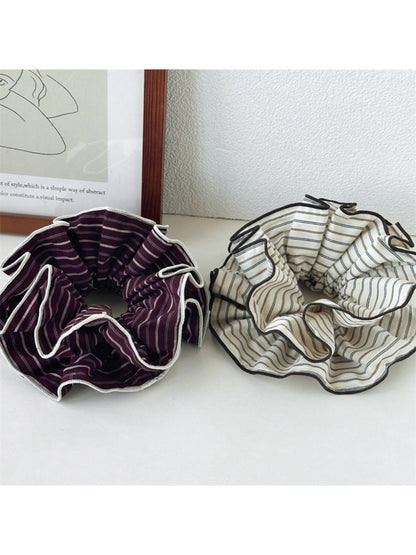 Gifty - Fashionable Striped Hair Scrunchie