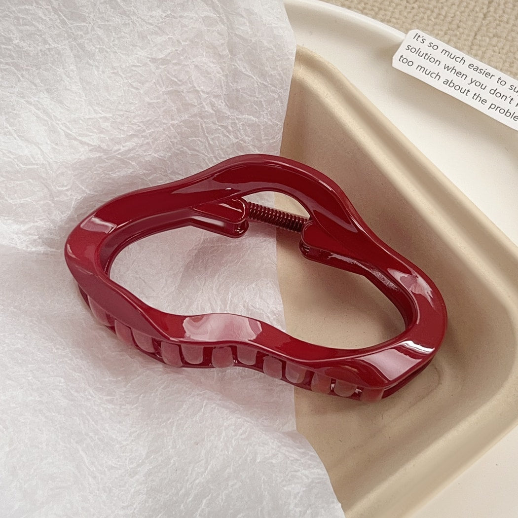 Beau - Red Glossy Geometric Detail Claw Clip