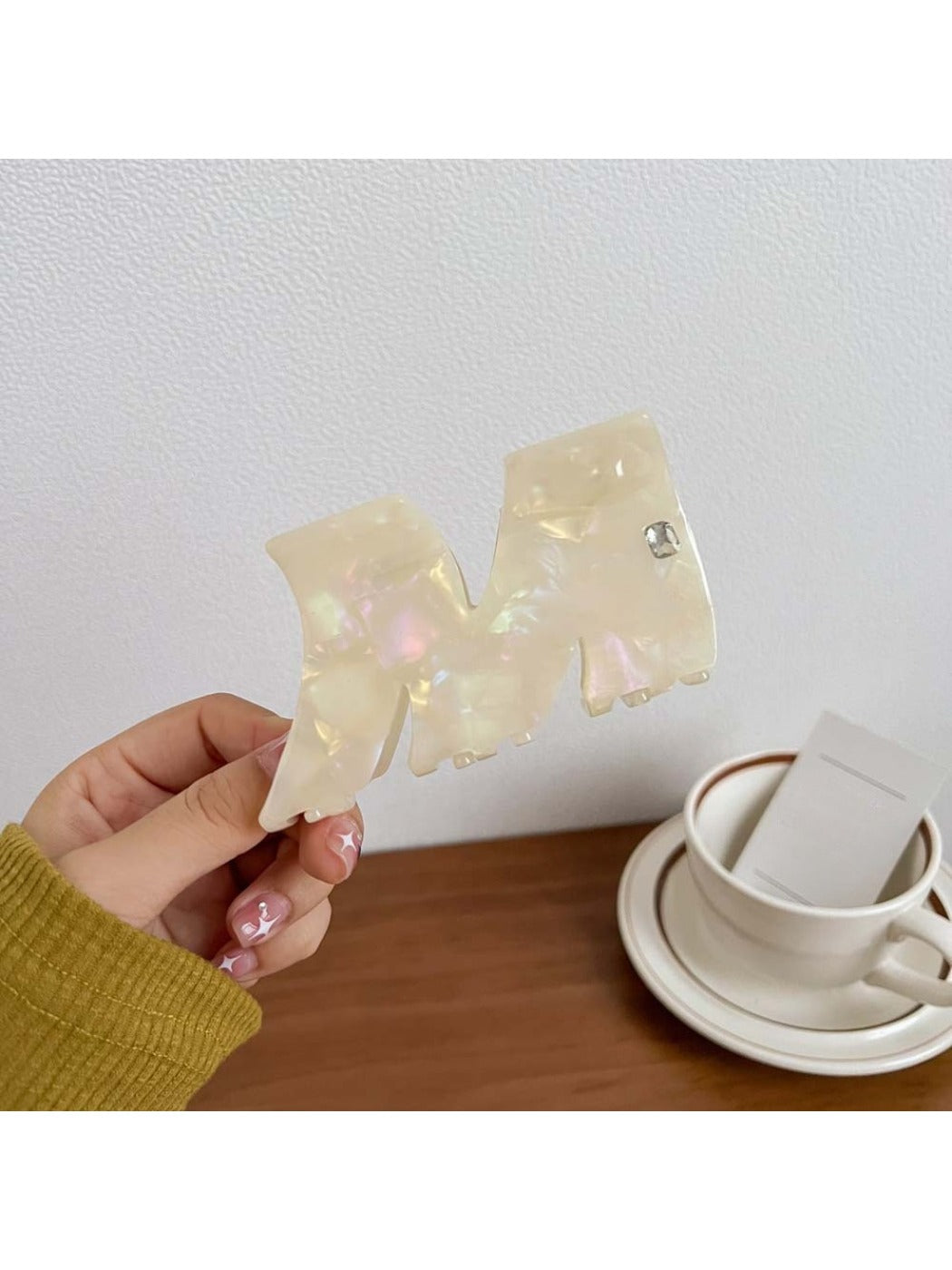 Beau - Minimalist M Shaped Hair Claw Clip