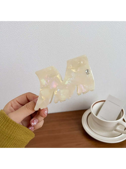 Beau - Minimalist M Shaped Hair Claw Clip