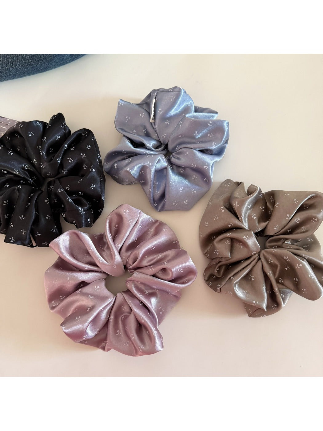 Gifty - Small Floral Satin Scrunchie