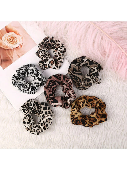 Gifty - Leopard Print Scrunchies