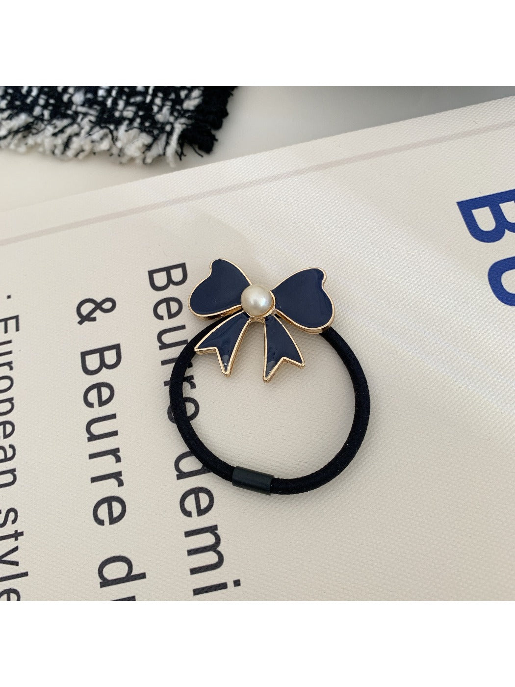 Gifty - Minimalist Bow Shaped Hair Tie