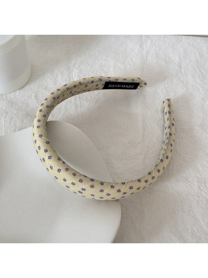 Gifty - Pleated Polka Dot Fabric Scrunchie Hair Tie