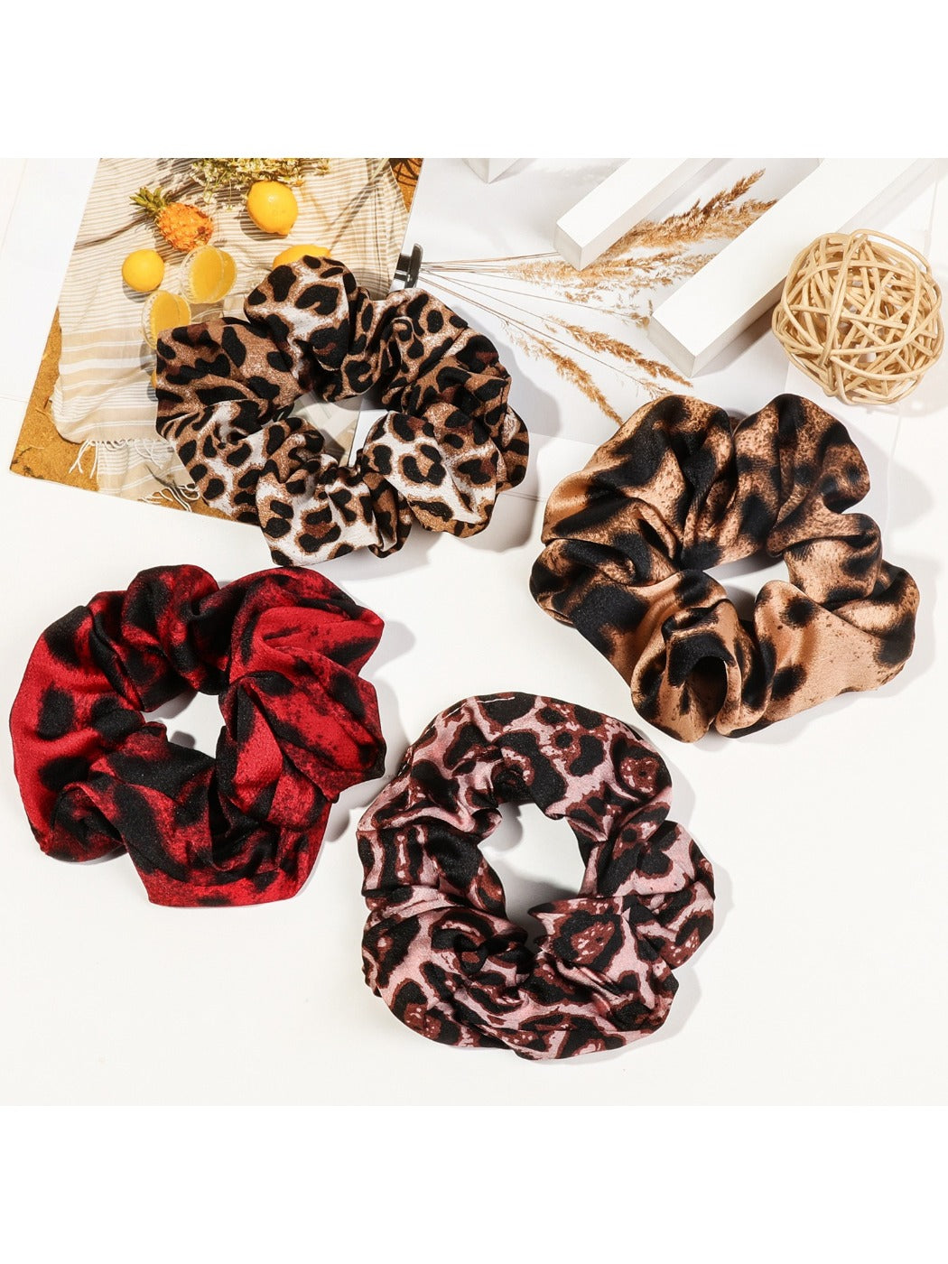 Gifty - Fashionable Leopard Print Scrunchie