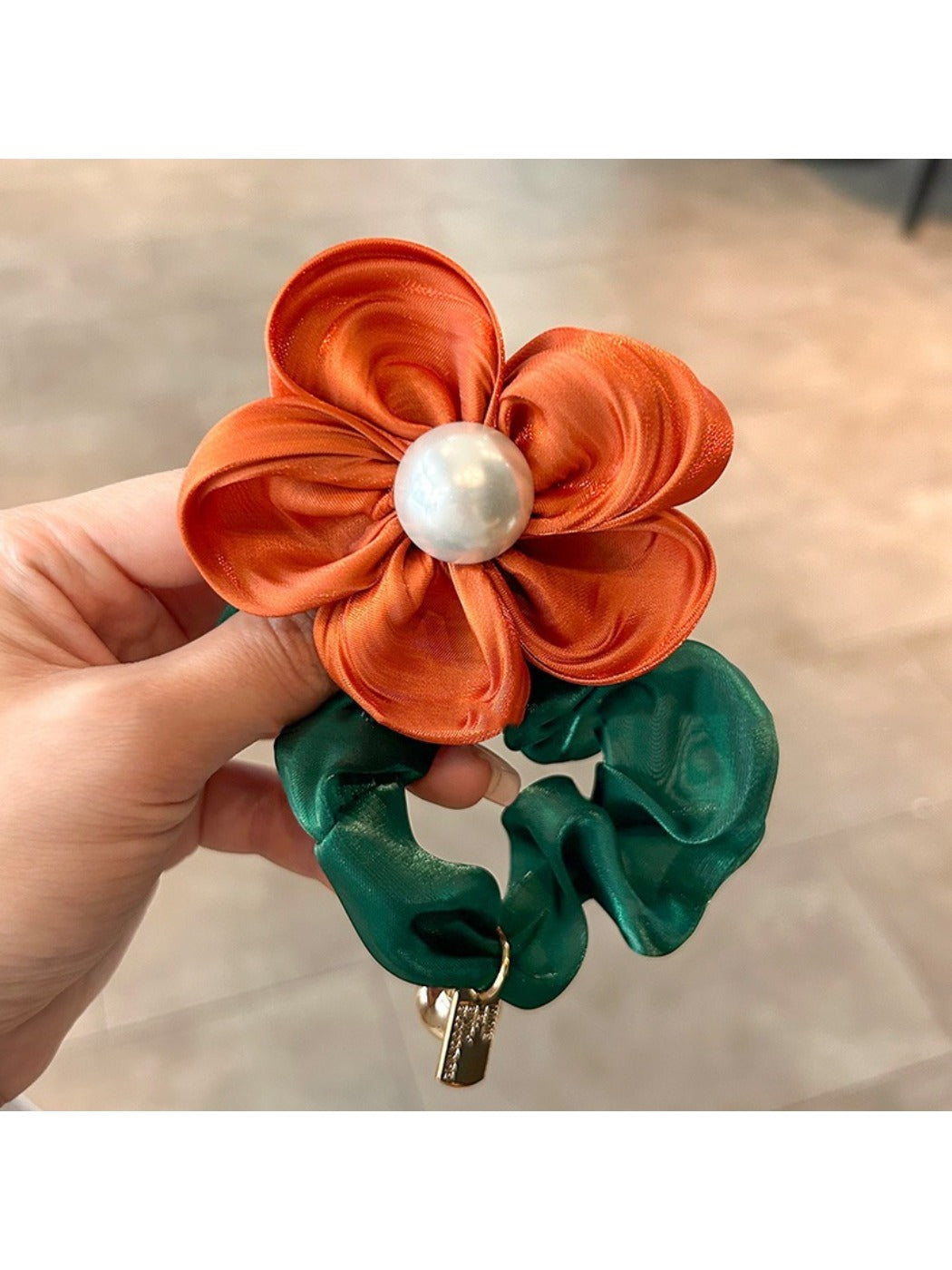 Gifty - Five-Petal Flower Scrunchie