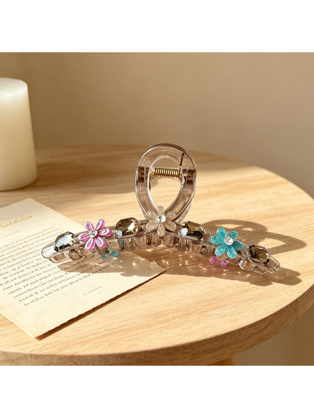 Beau - Floral Detail Plastic Hair Claw Clip
