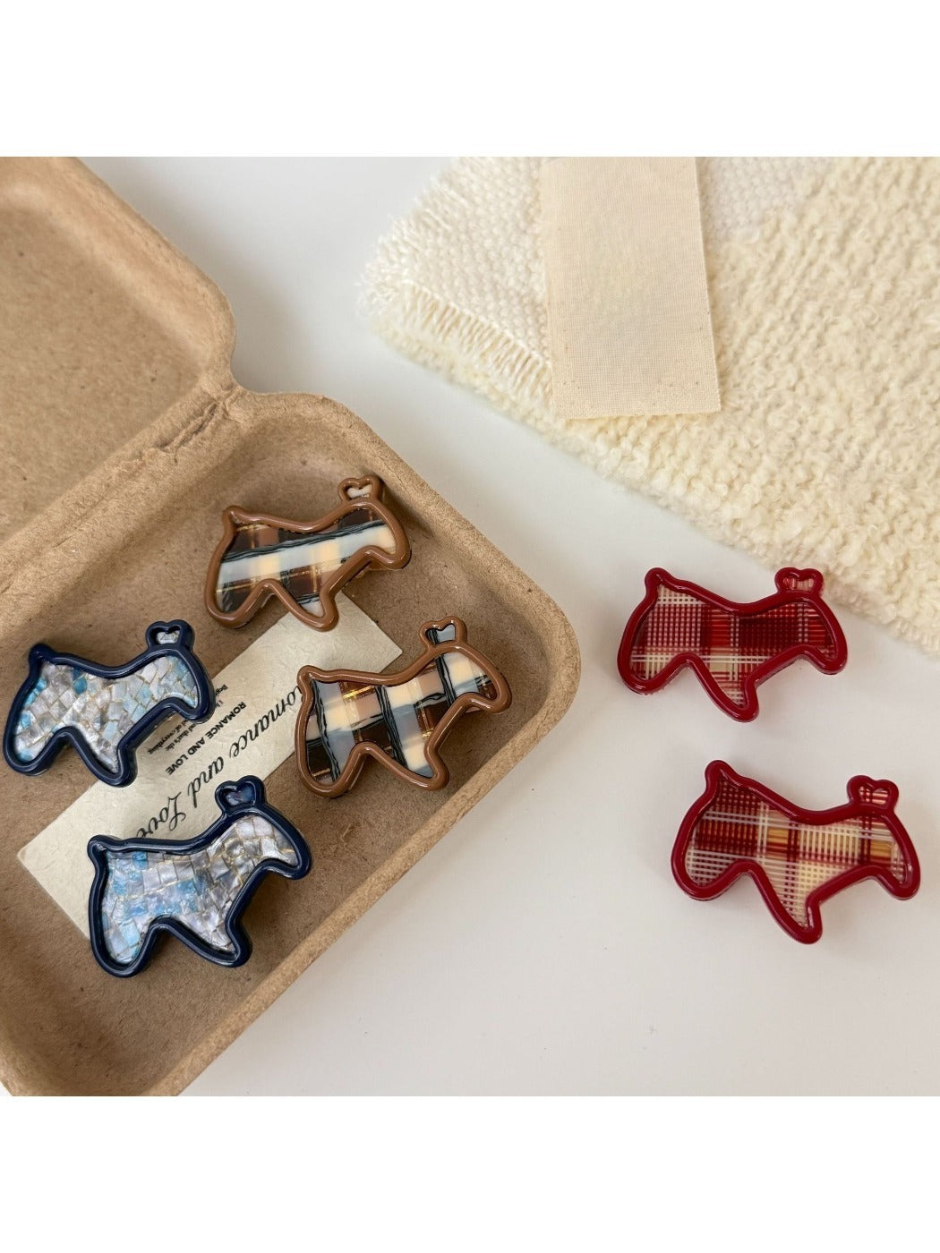 Beau - Plaid Pony-Shaped Side Hair Clip