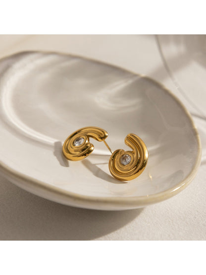 Earedge - Chic Twisted C-Hoop Earrings