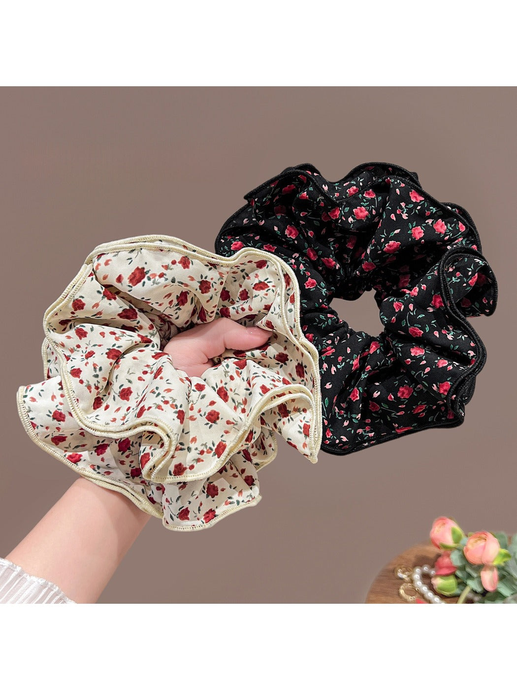 Gifty - Vintage broken flower hair band