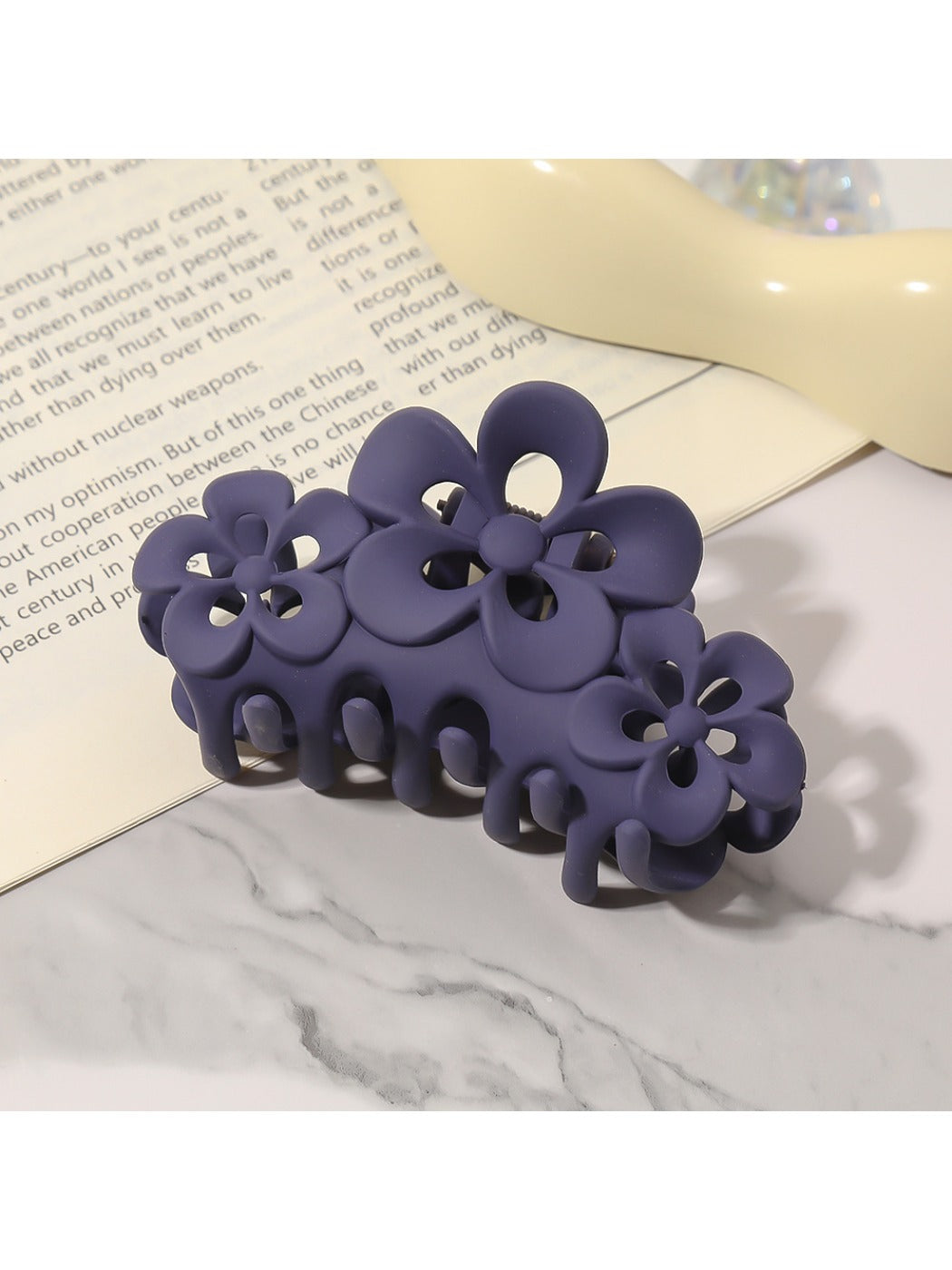 Beau - Elegant Three-Blossom Hair Clip