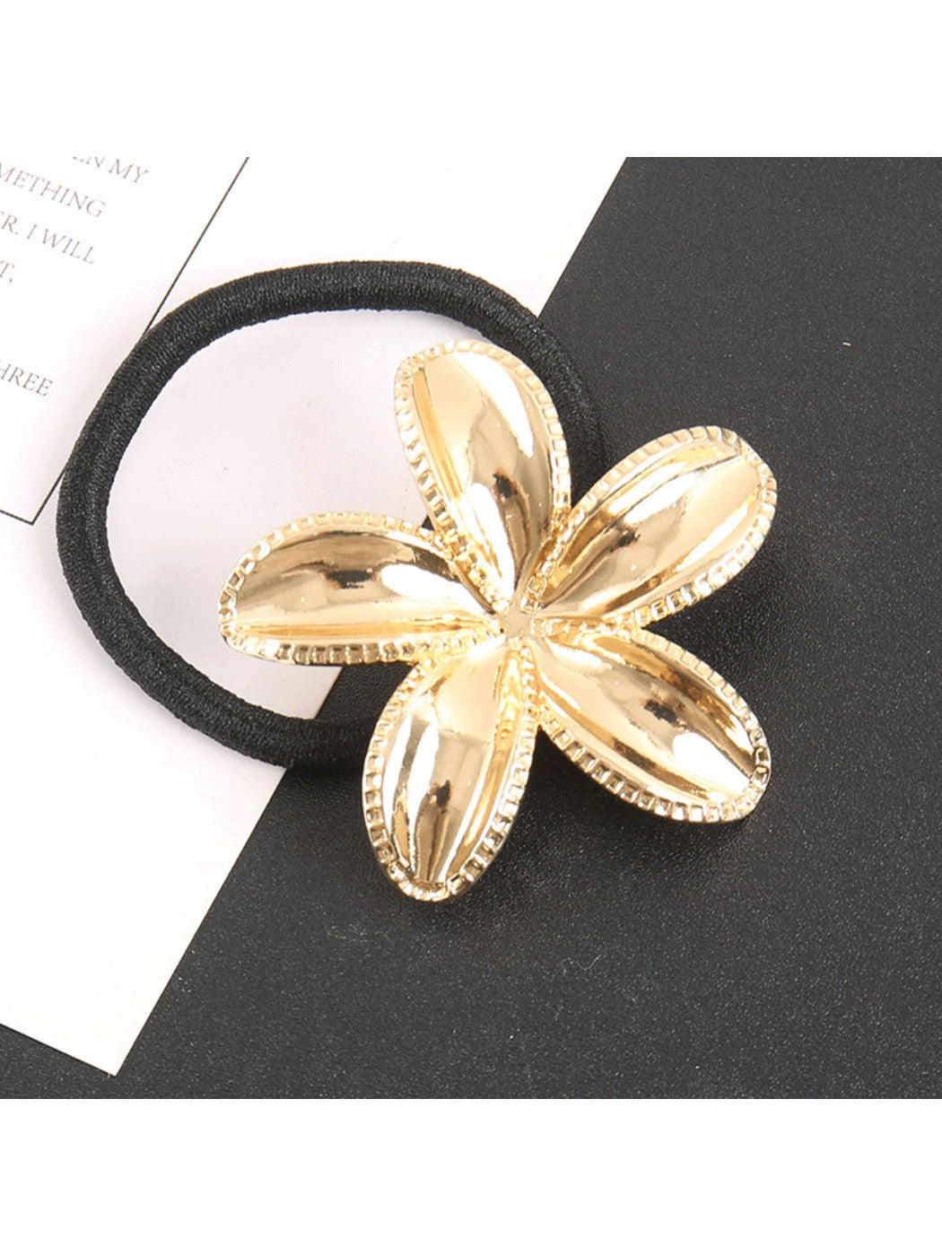 Gifty - Versatile Dimensional Flower Hair Tie