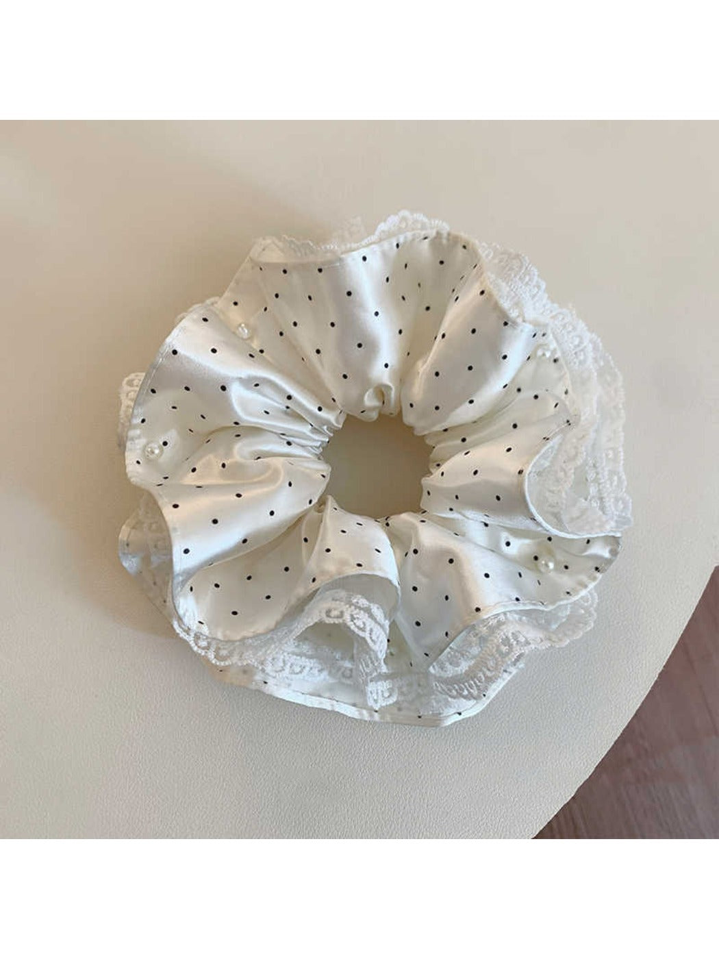Gifty - White Lace Scrunchie Hair Tie