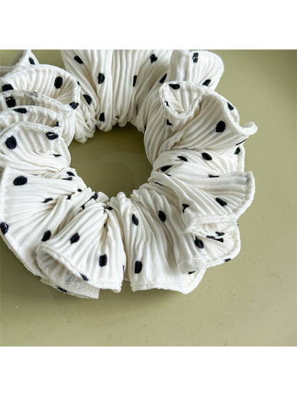 Gifty - Pleated Polka Dot High Stretch Scrunchie
