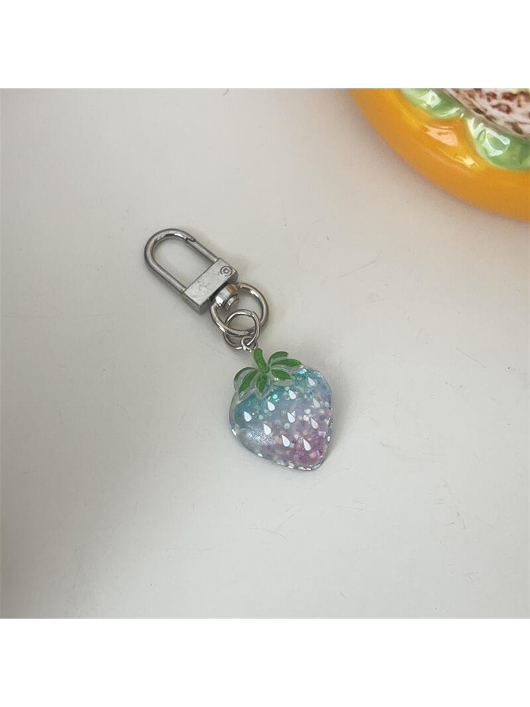 Keypus - Transparent Glitter Gradient Strawberry Keychain