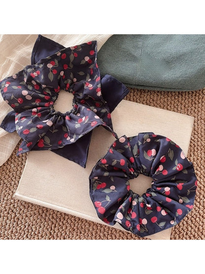 Gifty - Cherry Square Scrunchie Hair Tie