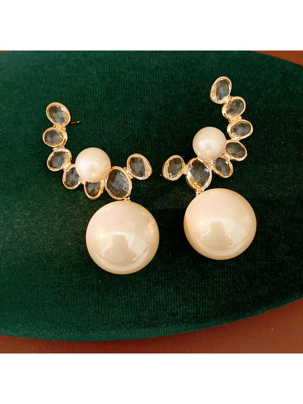 Earedge - Modern Curved Round Drop Look Stud Earrings