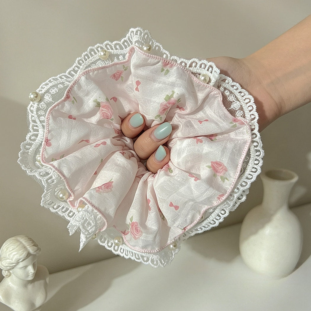 Gifty - Sweet Rose Print Lace Trim Scrunchie
