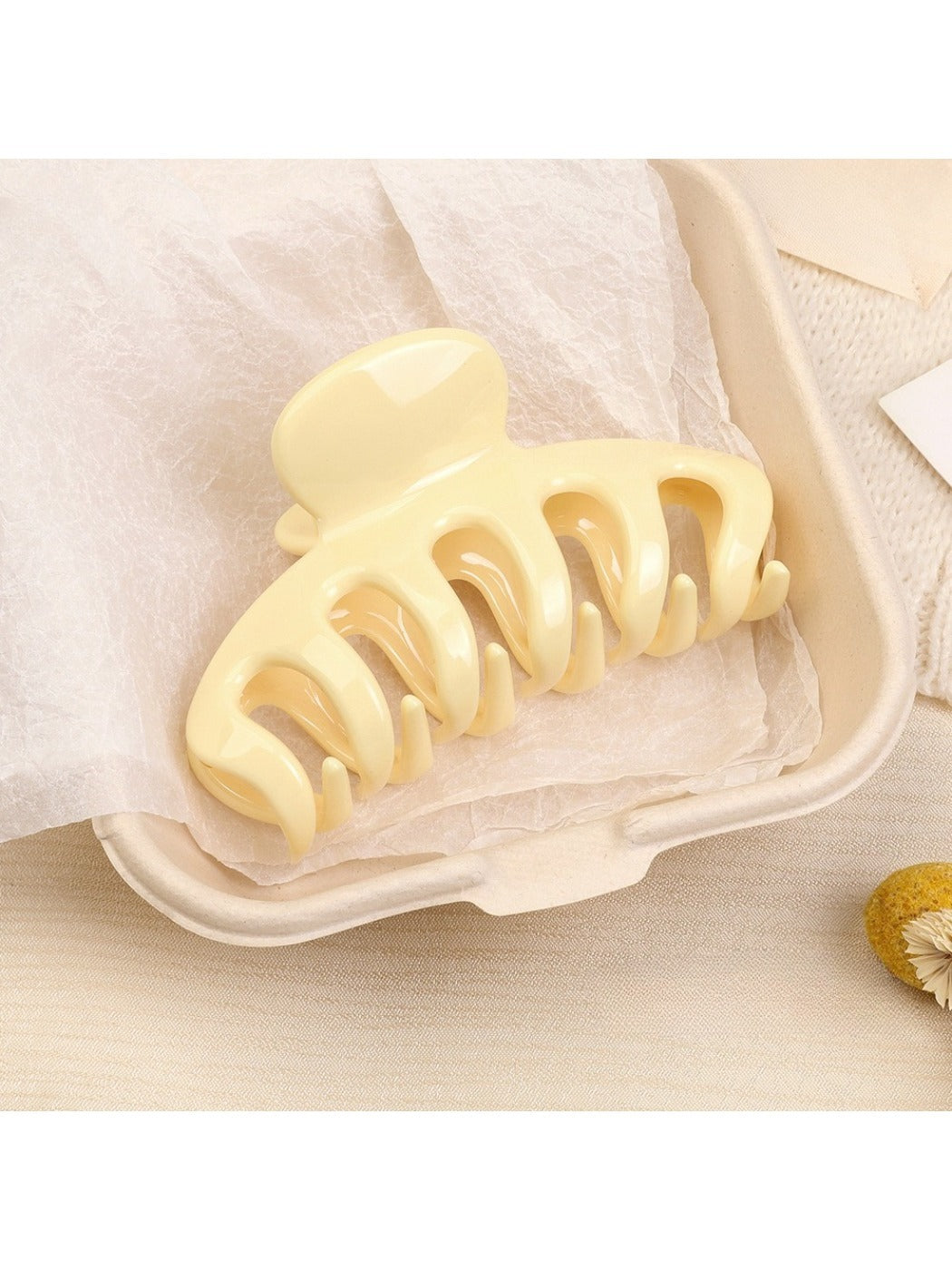 Beau - Solid Color Pumpkin Shaped Claw Clip