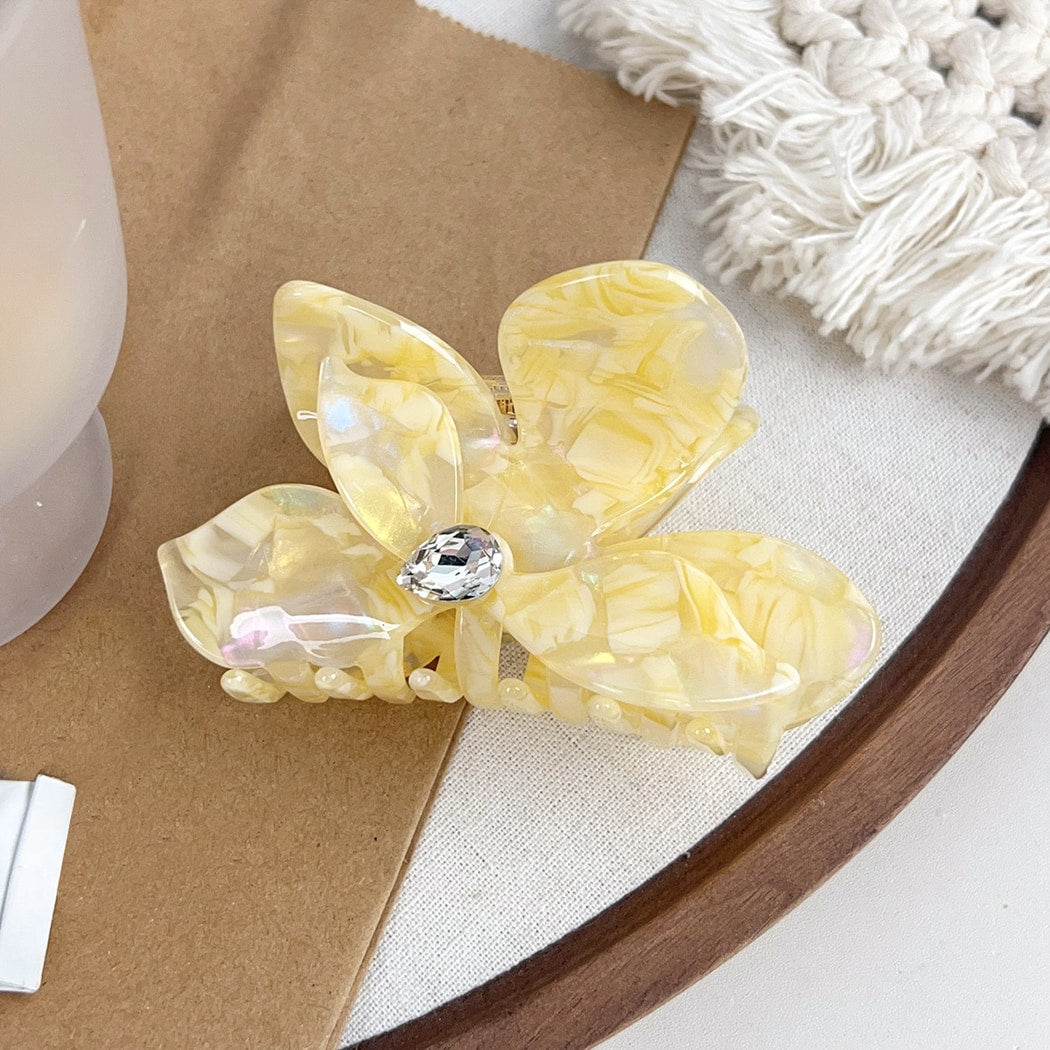 Beau - Elegant Petal Design Fashion Claw Clip