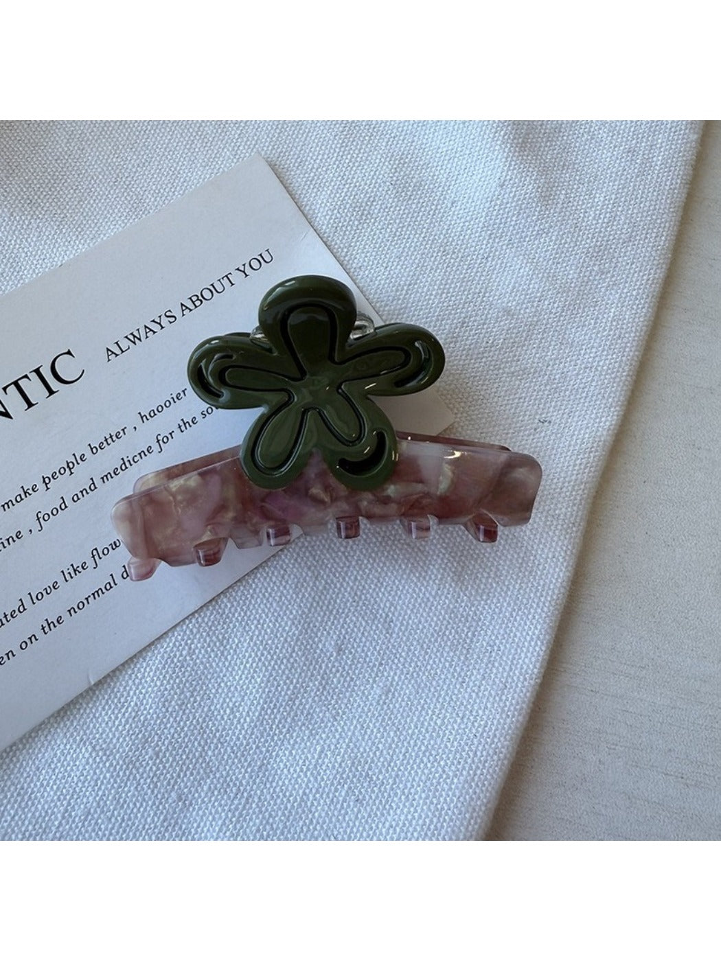 Beau - Simple Flower Hair Claw Clip