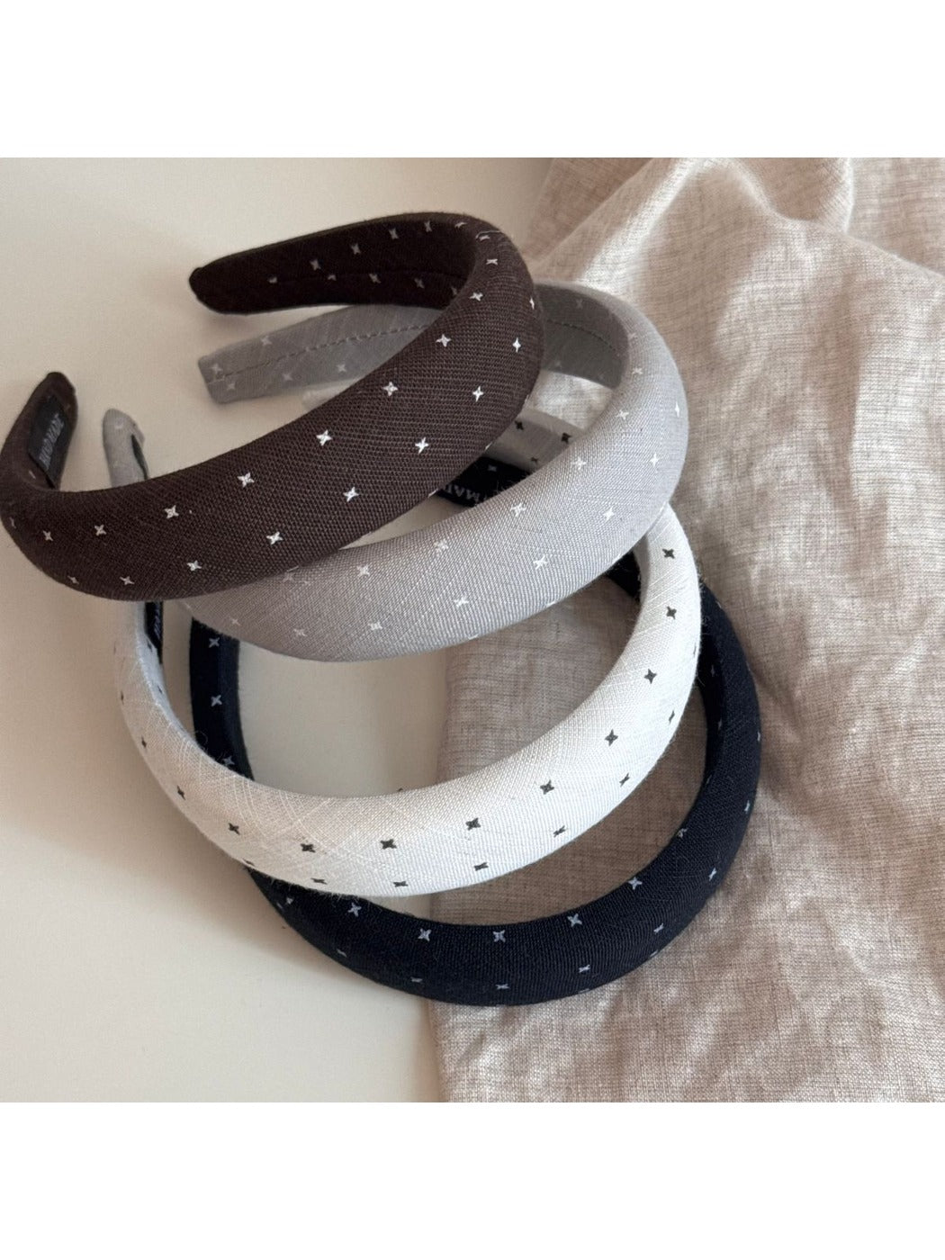 Gifty - Padded Dotted Fabric Finish Headband