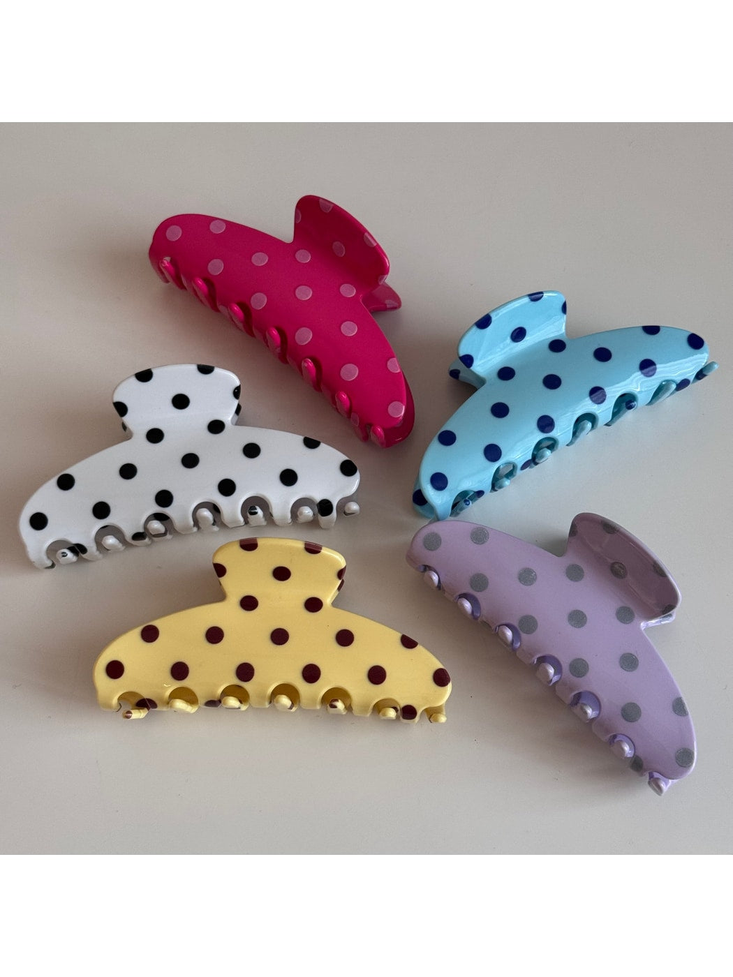 Beau - Polka Dot Fan Shape Resin Claw Clip
