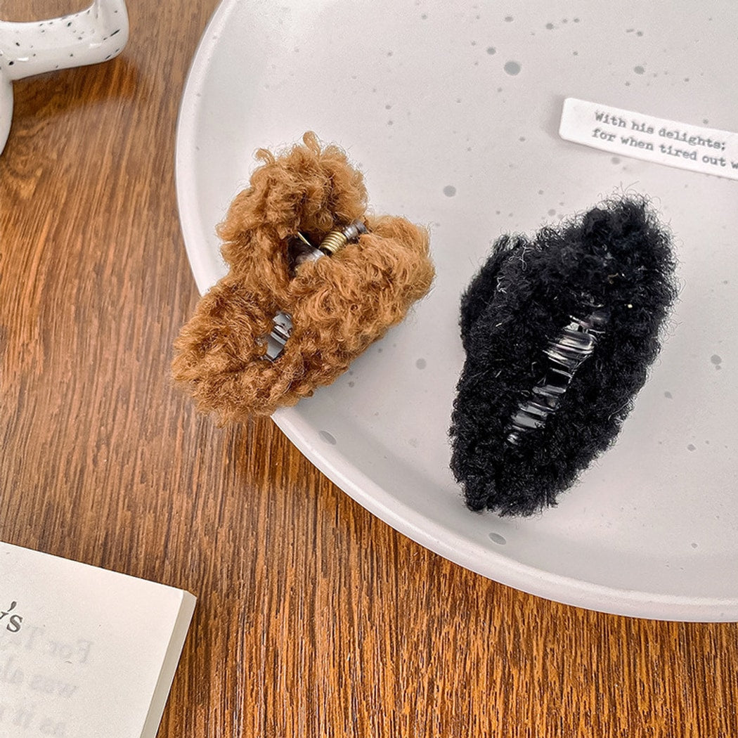 Beau - Fresh Fuzzy Triangle Claw Clip