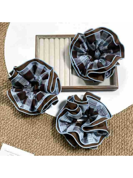 Gifty - Elegant Vintage Plaid Scrunchie