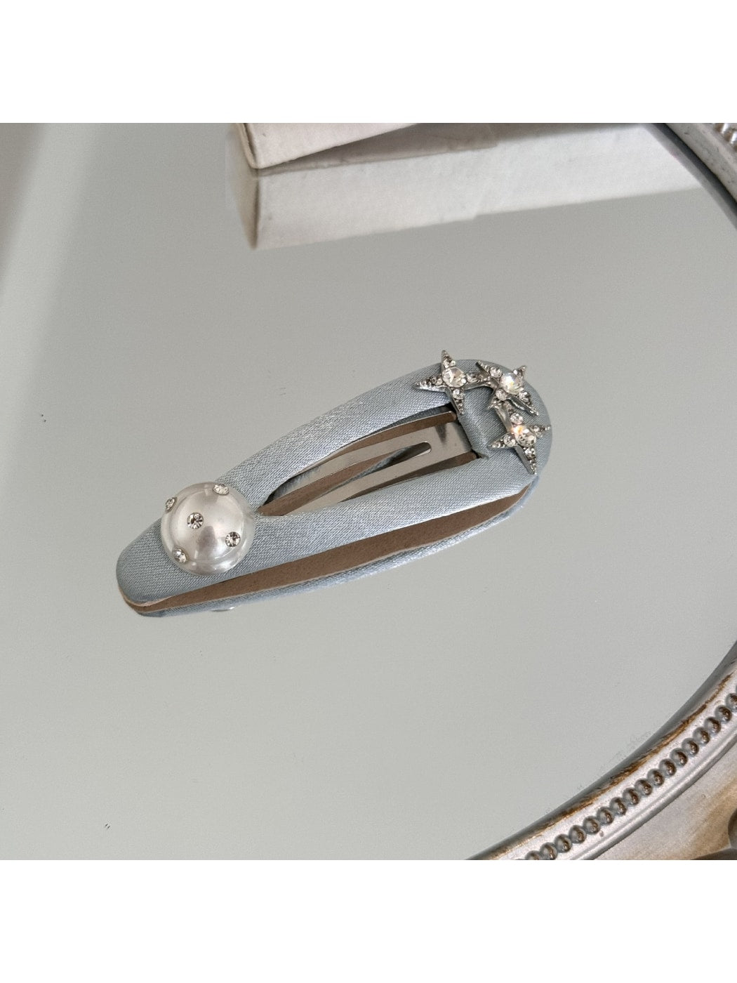 Beau - Sweet Style Star Embellished Snap Hair Clip