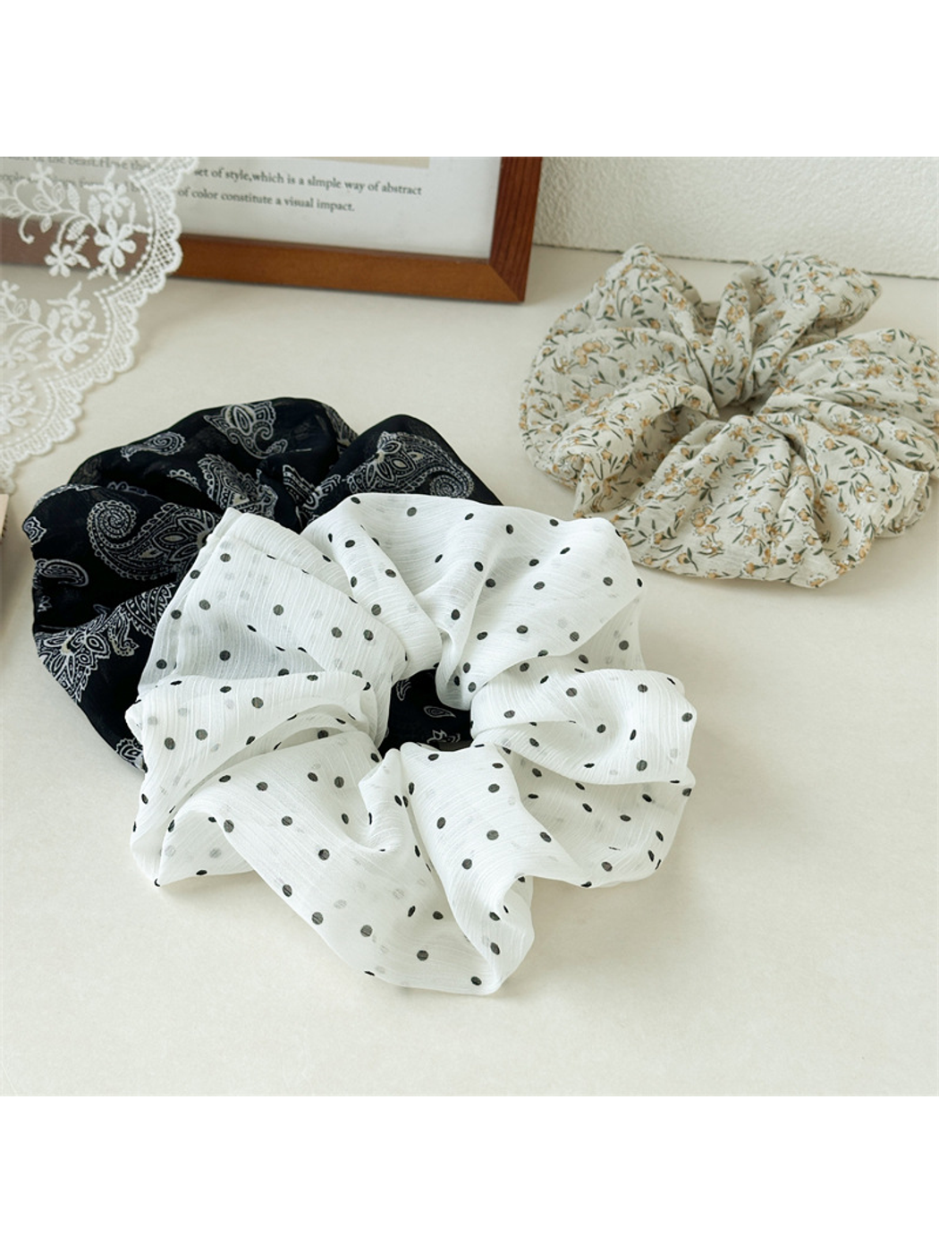 Gifty - Oversized Floral Print Ponytail Scrunchie