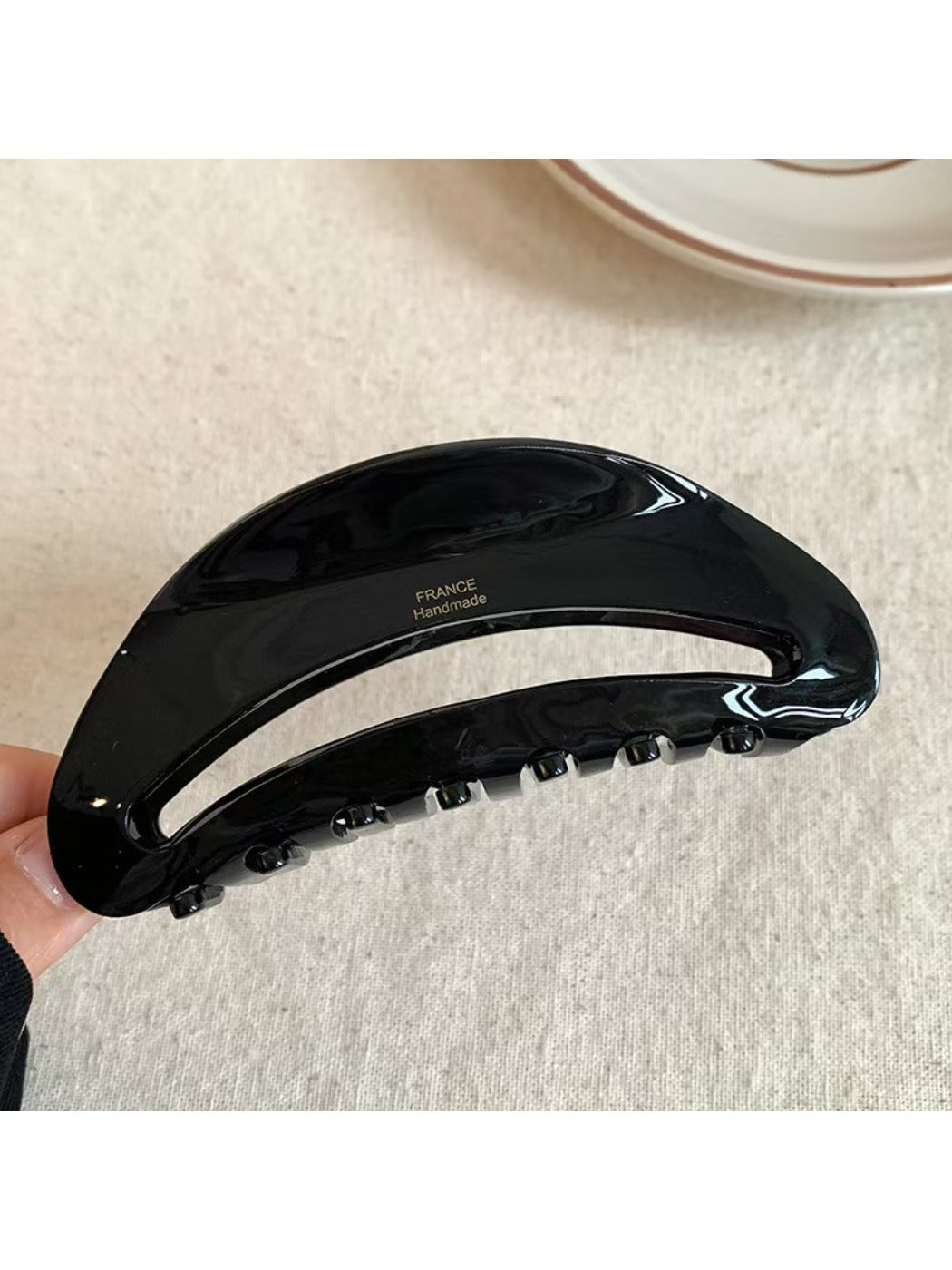 Beau - Vintage Half Circle Hollow Out Claw Clip
