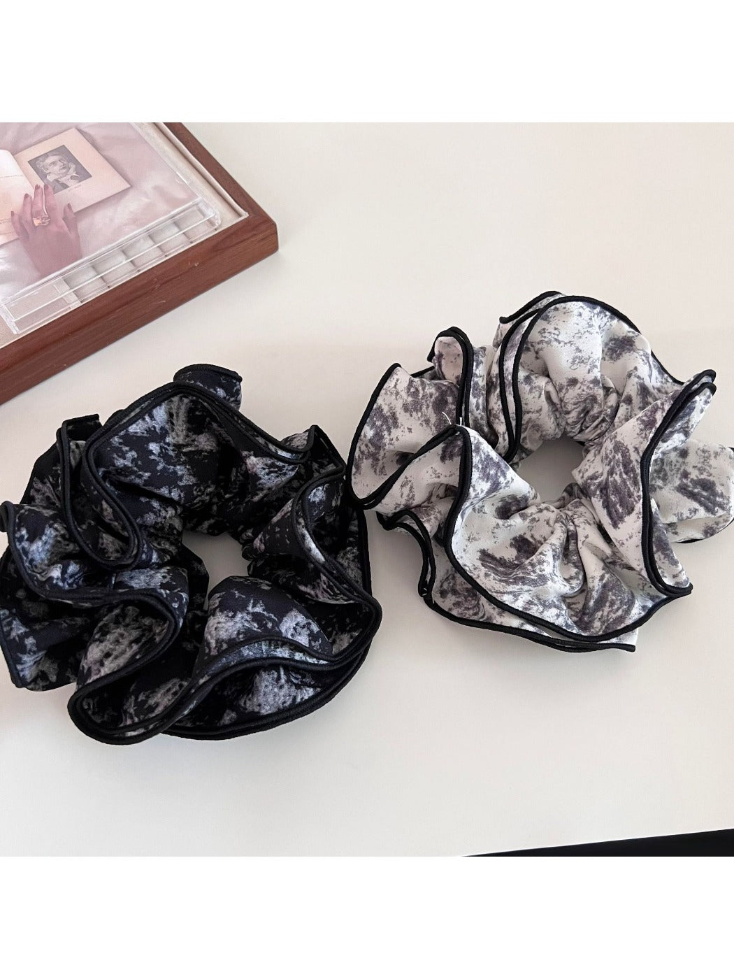 Gifty - Ink Wash Style Scrunchie