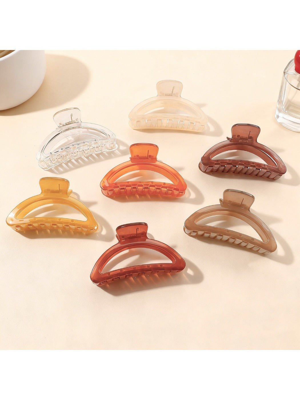 Beau - Minimalist Openwork Crescent Hair Claw Clip