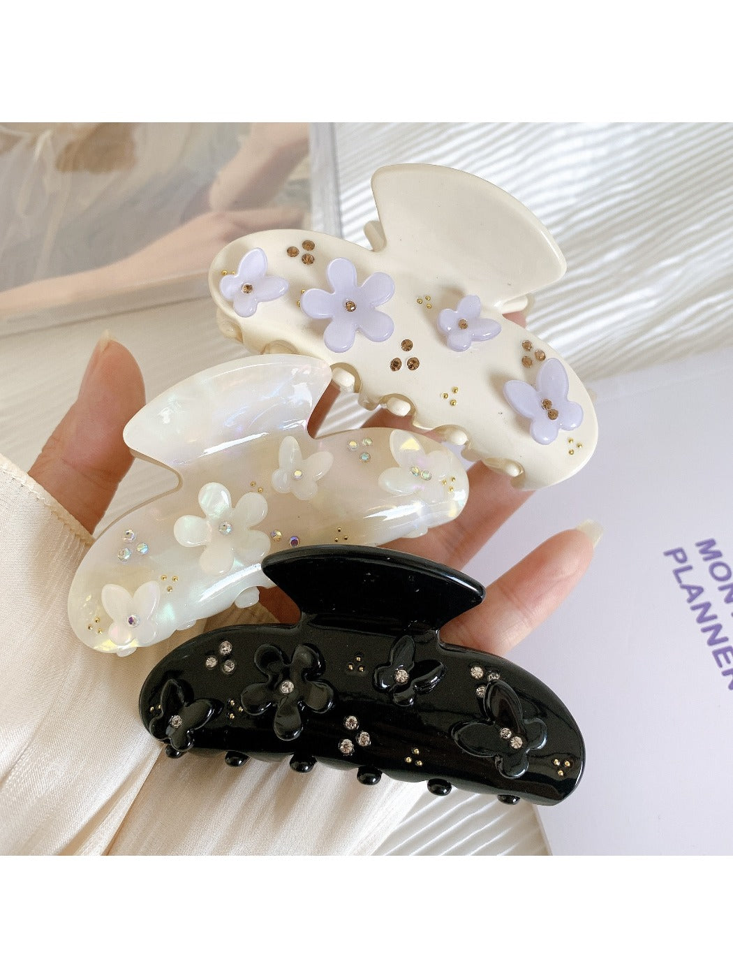 Beau - Fresh Flower Butterfly Pattern Hair Clip