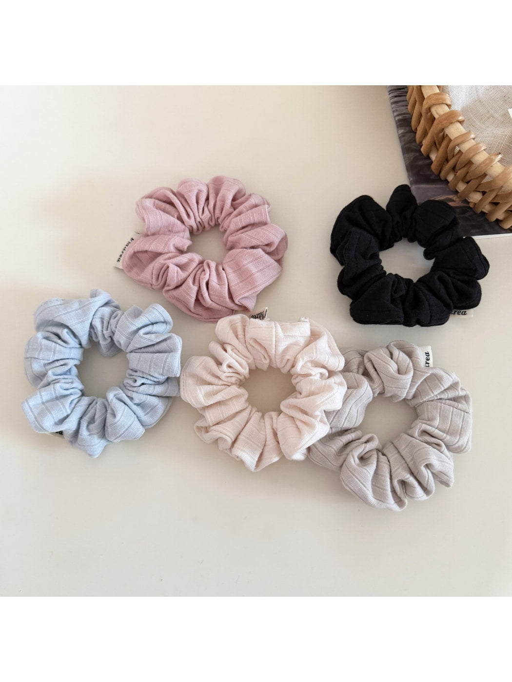 Gifty - Ribbed Knit Polyester Scrunchie