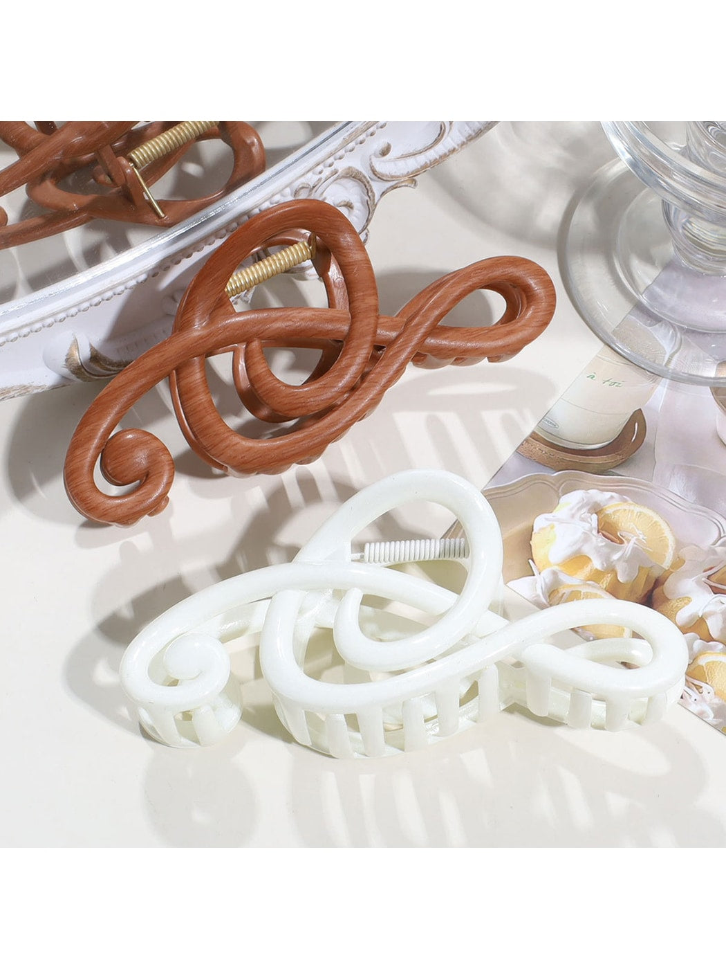 Beau - Acrylic Alloy Music Note Statement Claw Clip