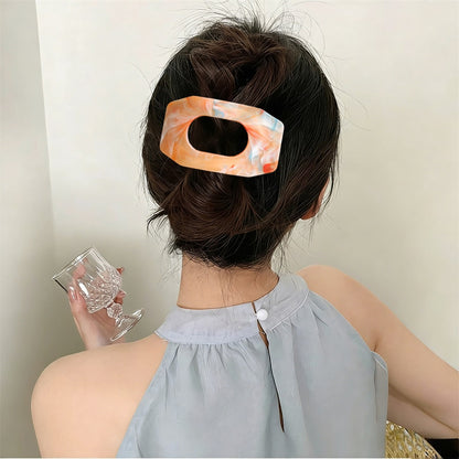 Beau - Marble Pattern Geometric Oval Hair Clip