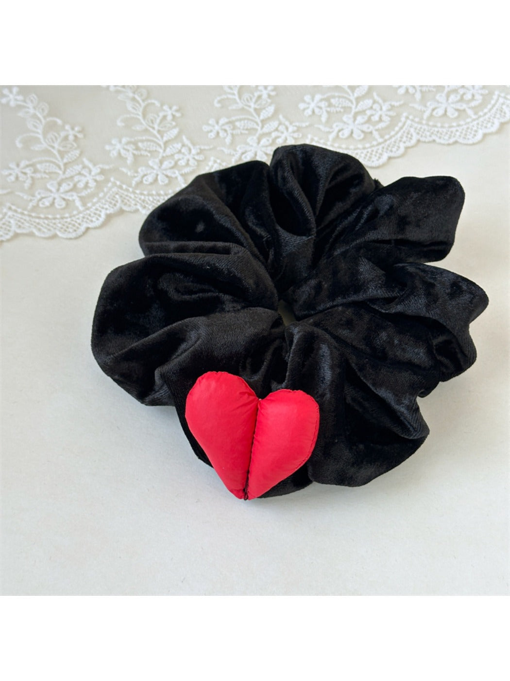 Gifty - Velvet Heart Hair Scrunchie