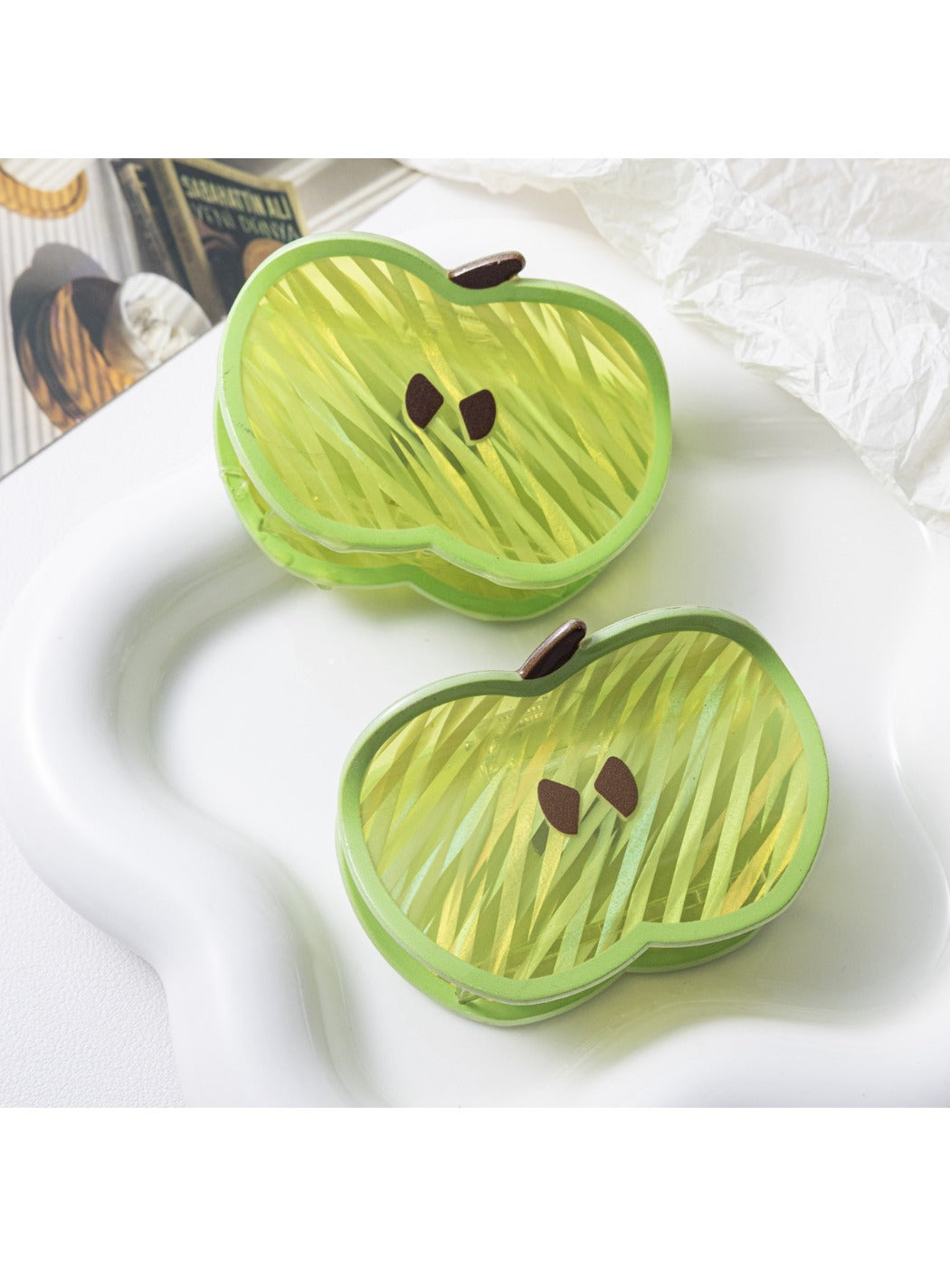 Beau - Cute Apple Hair Claw Clip