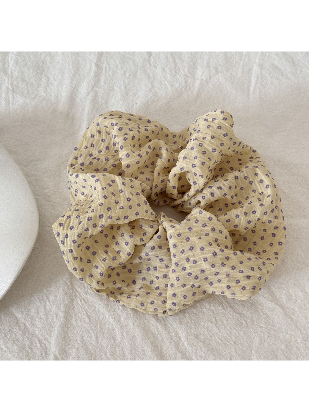Gifty - Pleated Polka Dot Fabric Scrunchie Hair Tie