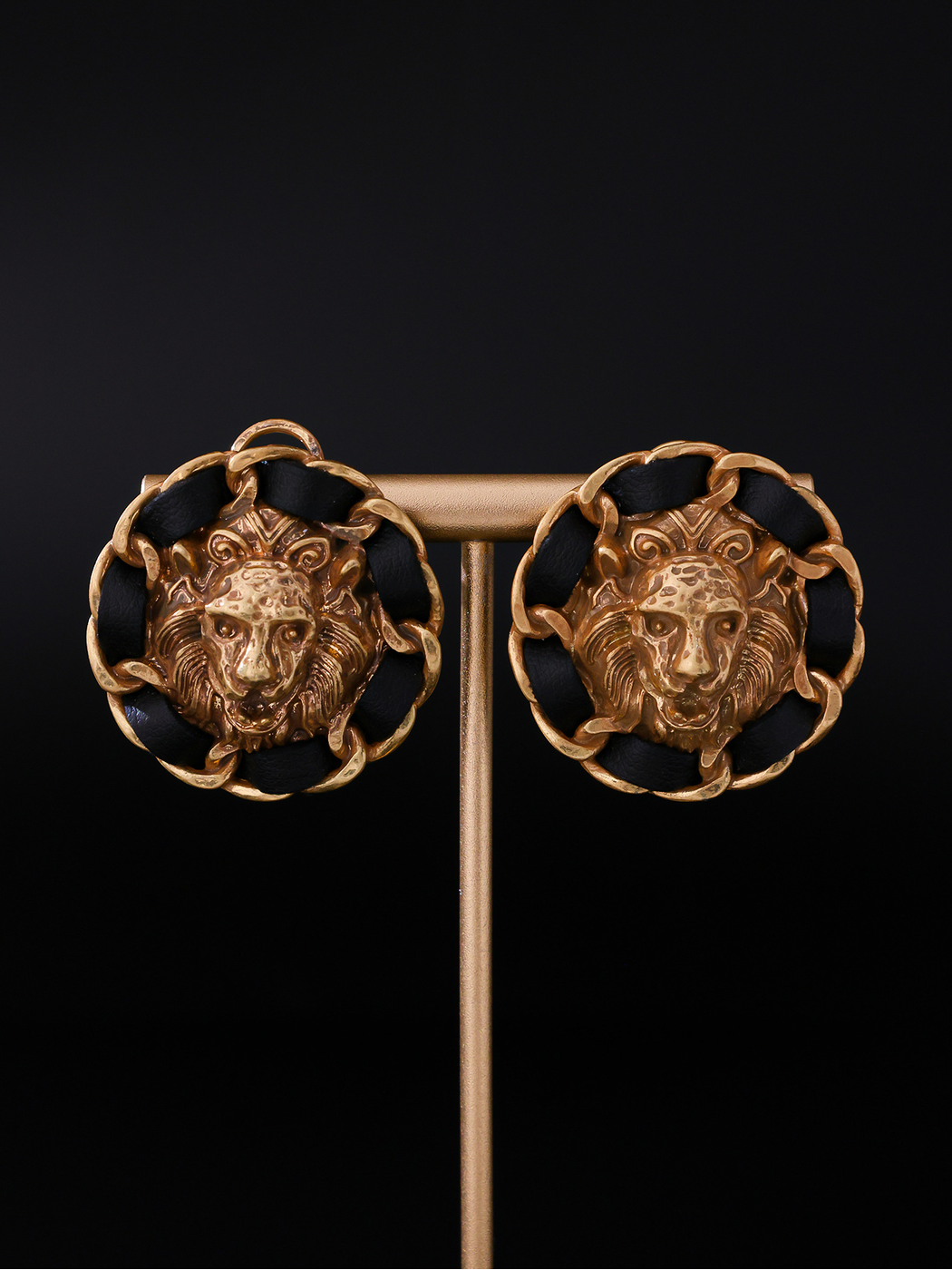 Earedge - Vintage Lion Relief Button Stud Earrings